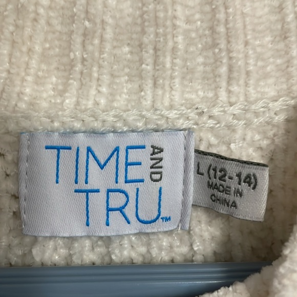 WOMENS LARGE WHITE SWEATER - Picture 2 of 5